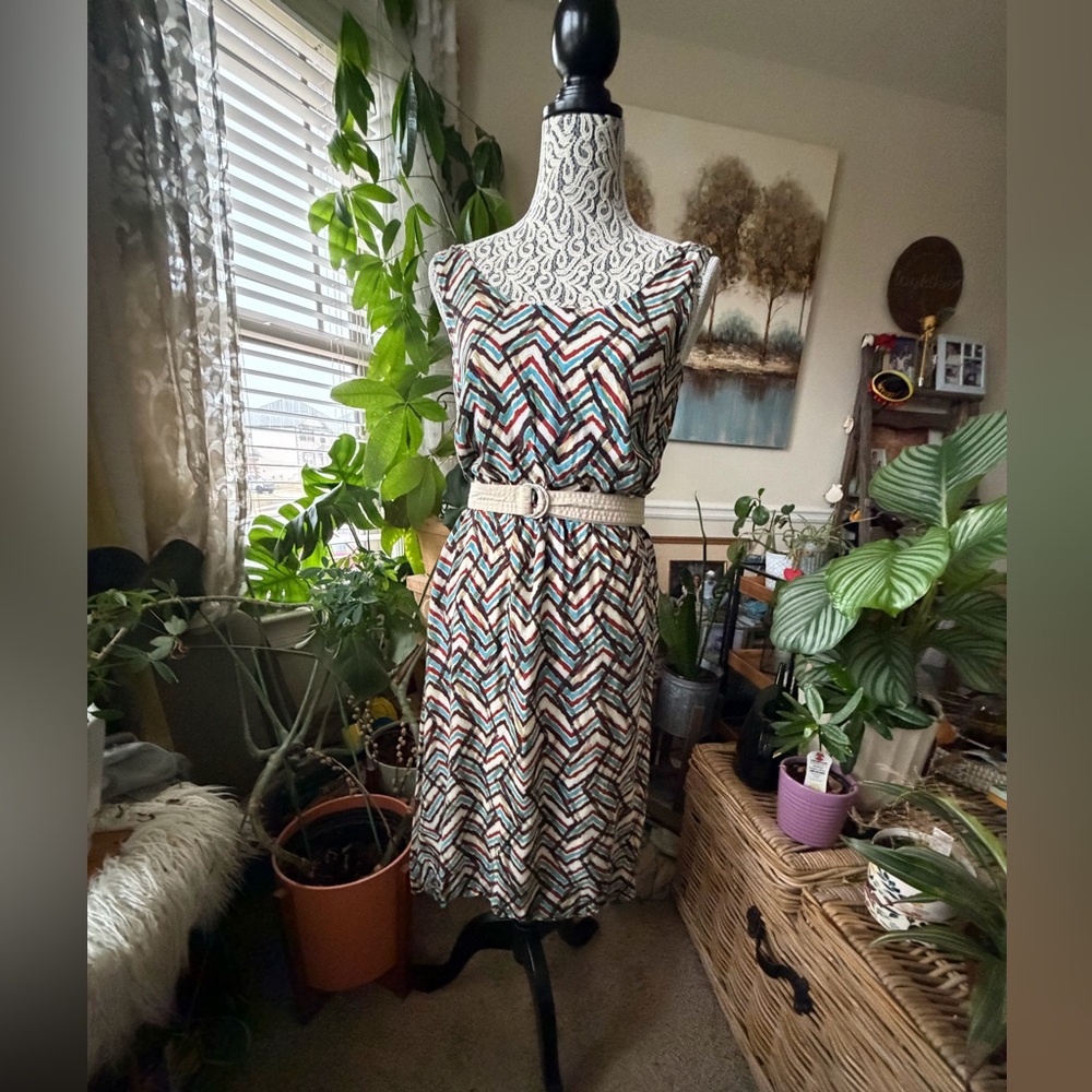 EUC Calvin Klein Women’s Chevron Patterned Sleeveless Dress